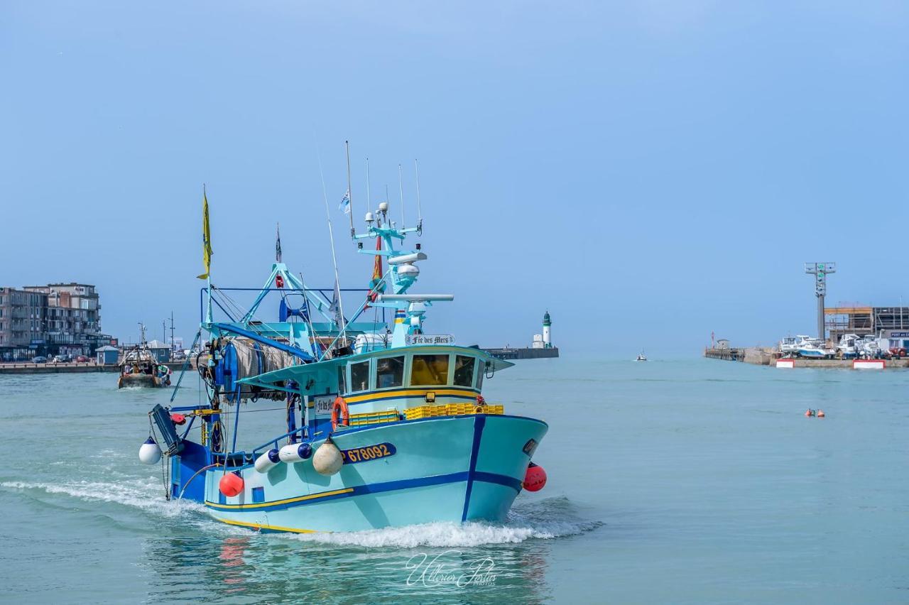 Idealement Situe "Le Studio" Les Locations Isahora Sont Aussi A 2 Pas Du Chateau D'Eu, Des Falaises Du Treport, De Mers Les Bains Et Aux Portes De La Baie De Somme Eu (Seine-Maritime) Exteriér fotografie
