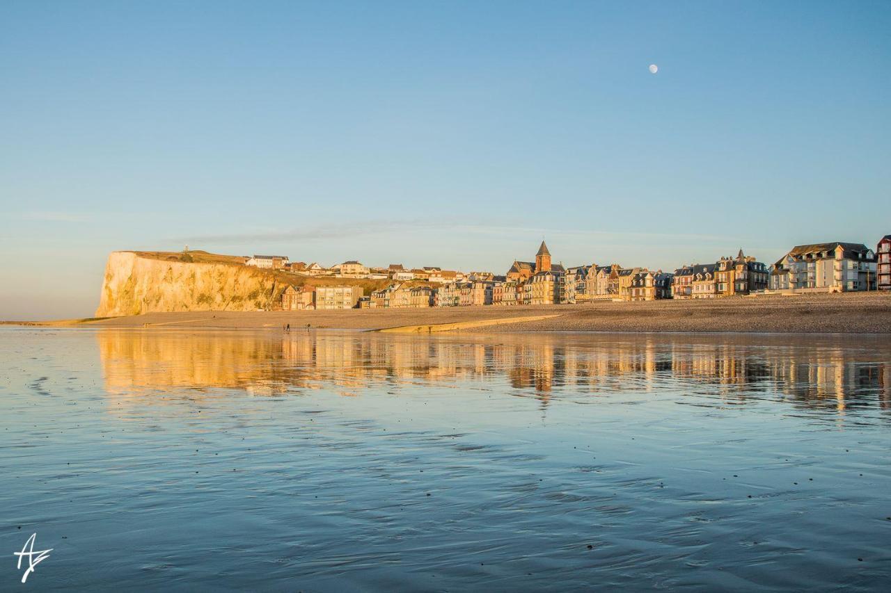 Idealement Situe "Le Studio" Les Locations Isahora Sont Aussi A 2 Pas Du Chateau D'Eu, Des Falaises Du Treport, De Mers Les Bains Et Aux Portes De La Baie De Somme Eu (Seine-Maritime) Exteriér fotografie
