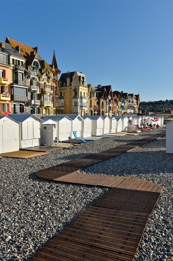 Idealement Situe "Le Studio" Les Locations Isahora Sont Aussi A 2 Pas Du Chateau D'Eu, Des Falaises Du Treport, De Mers Les Bains Et Aux Portes De La Baie De Somme Eu (Seine-Maritime) Exteriér fotografie