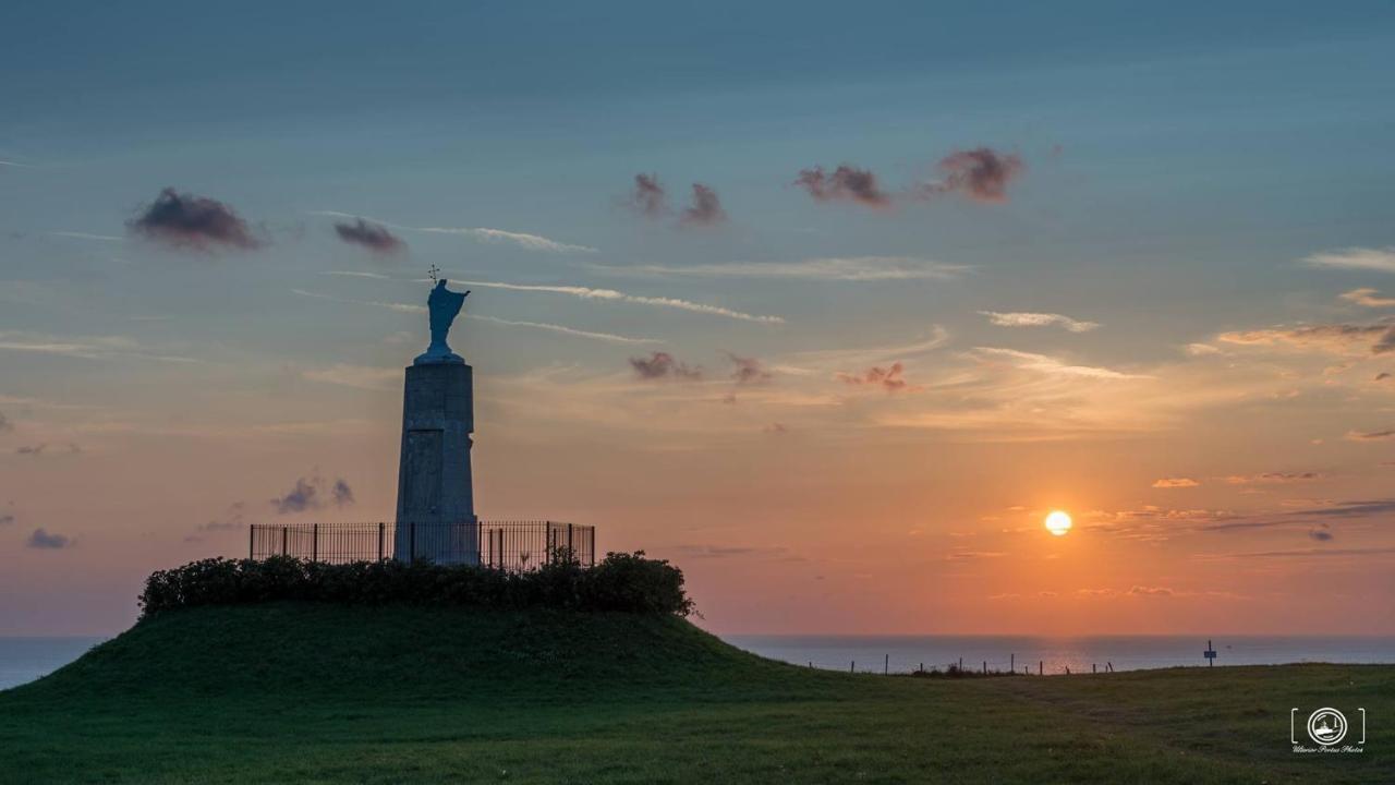 Idealement Situe "Le Studio" Les Locations Isahora Sont Aussi A 2 Pas Du Chateau D'Eu, Des Falaises Du Treport, De Mers Les Bains Et Aux Portes De La Baie De Somme Eu (Seine-Maritime) Exteriér fotografie