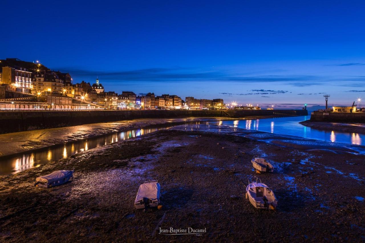 Idealement Situe "Le Studio" Les Locations Isahora Sont Aussi A 2 Pas Du Chateau D'Eu, Des Falaises Du Treport, De Mers Les Bains Et Aux Portes De La Baie De Somme Eu (Seine-Maritime) Exteriér fotografie